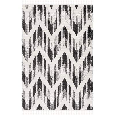 Moroccan Tassel MRT101 Power Loomed Area Rug - Safavieh