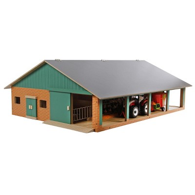 Universal Hobbies 1/32 Deluxe Cattle Shed with Milking Parlor Set