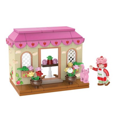 Well Played Toys Strawberry Shortcake Bakery Build Set & Figure - 112 pieces