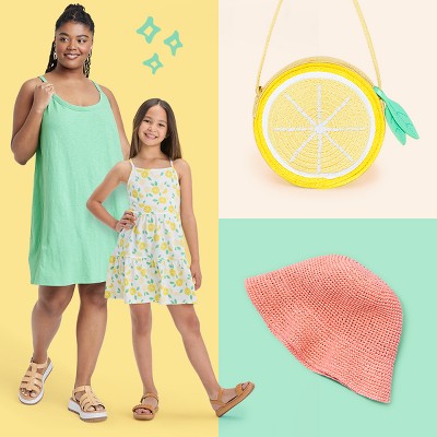 Frame-worthy ways to coordinate your fam-pic ’fits.