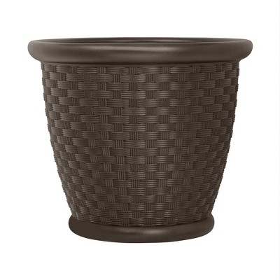 Suncast Sonora 22 Inch Resin Wicker Indoor or Outdoor Decorative Garden Flower Planter for Entryways and Backyard Patios, Dark Brown
