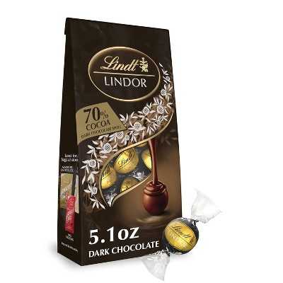 Lindt 6 Pack LINDOR 70% Extra Dark Chocolate Truffles, Dark Chocolate Candy with Smooth, Melting Truffle Center, Great for Gift Giving, 5.1 oz. Bag