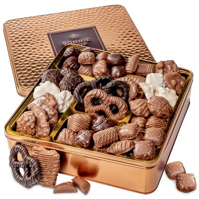 Bonnie and Pop- Chocolate Gift Basket- Assorted Individually Wrapped Chocolates- Deluxe