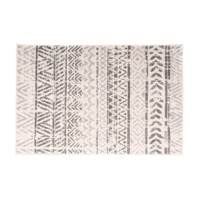 World Rug Gallery Geometric Distressed Bohemian Area Rug:  Rectangle,  Pet Friendly,  Stain-Resistant,  Low Pile