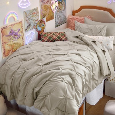 Bedsure Comforter Set – Solid Diamond Pintuck Design Bedding, Elegant and Soft Bed in a Bag for All Seasons