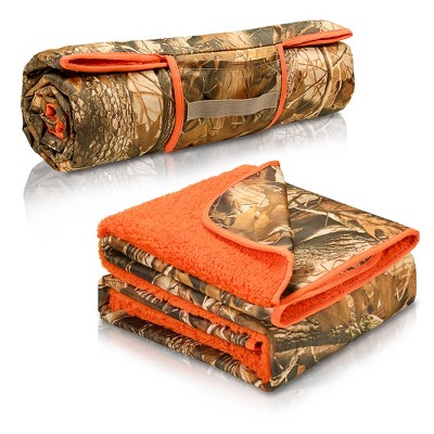 Tirrinia Waterproof Outdoor Blanket with Fleece Lining, Windproof Triple Layers Warm Comfy Foldable for Camping Stadium, Grass, Concerts, Car