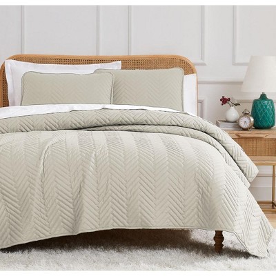 Southshore Fine Living Oversized Lightweight Chevron Prewash Quilt Set