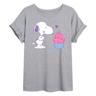 Women's - Peanuts - Snoopy Heart Cupcake Oversized Graphic T-Shirt