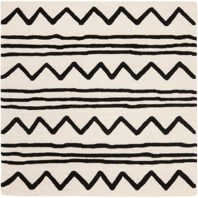 Safavieh Kids Zigzag SFK907 Hand Tufted Indoor Rugs - Safavieh
