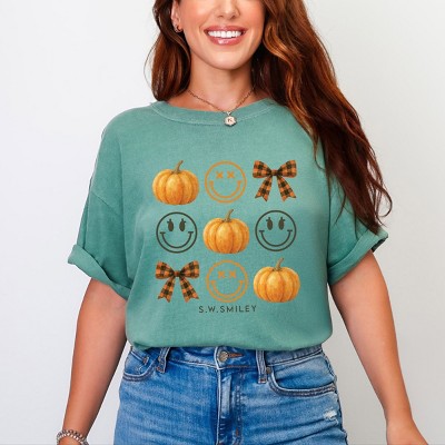 Simply Sage Market S.W.Smiley Pumpkin Coquette Chart Garment Dyed Tee