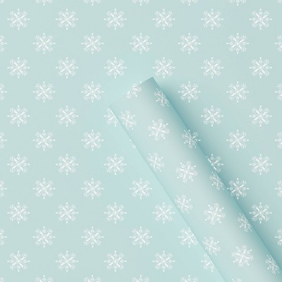 30" 20 sq ft Christmas Roll Wrap White Snowflakes on Light Blue - Wondershop™