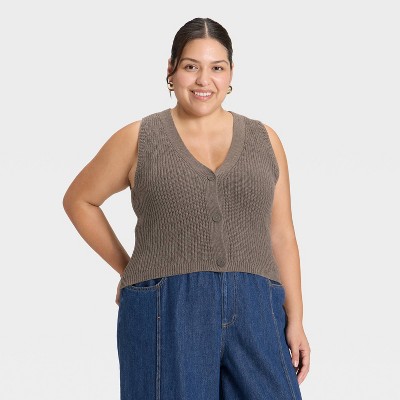 Women's Button-Front Sweater Vest - Universal Thread™