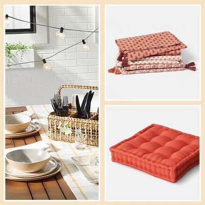 Elevated picnic must-haves to end summer just right. 