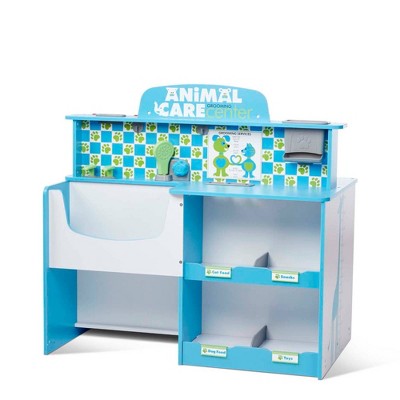 Melissa & Doug Animal Care Veterinarian and Groomer Wooden Activity Center: Pretend Play Set with 74 Pieces