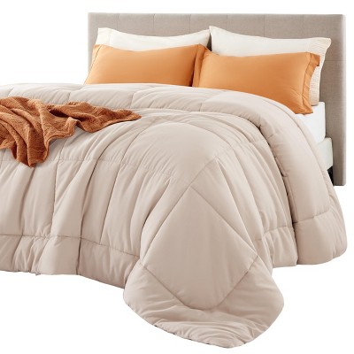 Bedsure Comforter Duvet Insert - Quilted Comforters Queen Size, All Season Duvet, Down Alternative Bedding, with 8 Tabs, Gifts for Women/Men, White,Qu