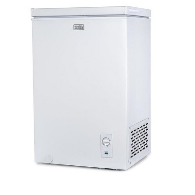 BLACK+DECKER 2.7 Cu. Ft.Compact Chest Freezer, Removable Storage Basket, Mechanical Temperature Control, Manual Defrost, BCFK276, White