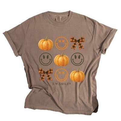 Simply Sage Market S.W.Smiley Pumpkin Coquette Chart Garment Dyed Tee