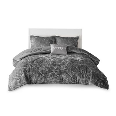 Gracie Mills Andrea Duvet Cover Set with Throw Pillow