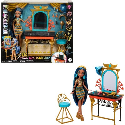 Monster High Doll, Playset and Accessories, Cleo De Nile Self-Scare Day, Vanity Furniture with Storage, Hair and Jewelry Accessories