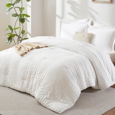 7-Piece Queen Seersucker Bed Set - All-Season Luxury Bedding with Down Alternative Comforter, Sheets & Pillow Shams (White)