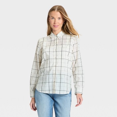 Women's Long Sleeve Collared Neck Button-Down Shirt - Universal Thread™