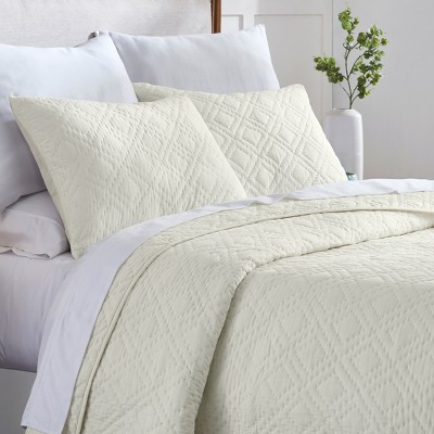 Handcrafted Quilt & Shams Set - Pre-Softened Cotton - Double Diamond Pattern by California Design Den