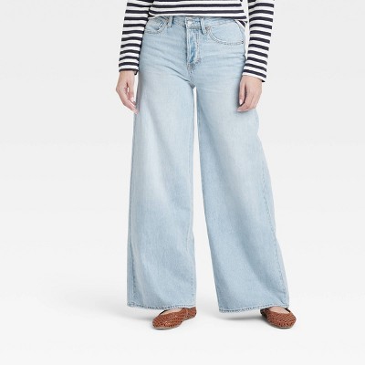 Women's Mid-Rise Super Wide Leg Jeans - Universal Thread™