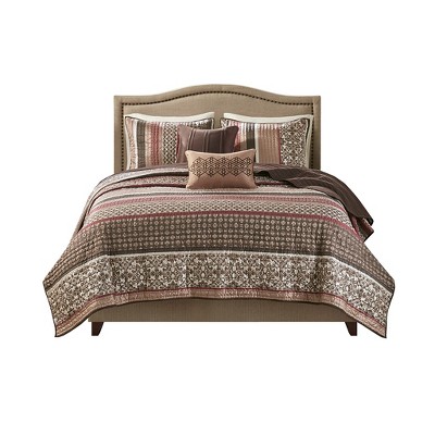 Gracie Mills Irmgard 5-Piece Reversible Jacquard Quilt Set with Throw Pillows