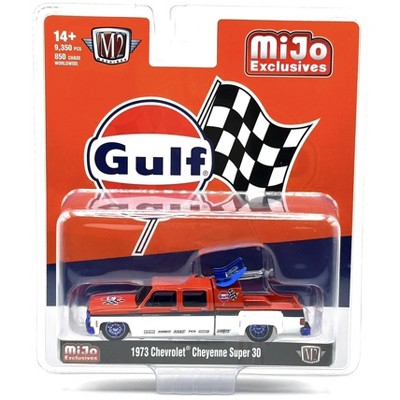 M2 Machines Chase 1973 Chevy Cheyenne Super 30 Dually Squarebody Gulf 1/850