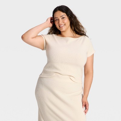 Women's Slim Fit Short Sleeve Boat Neck Ribbed T-Shirt - Universal Thread™