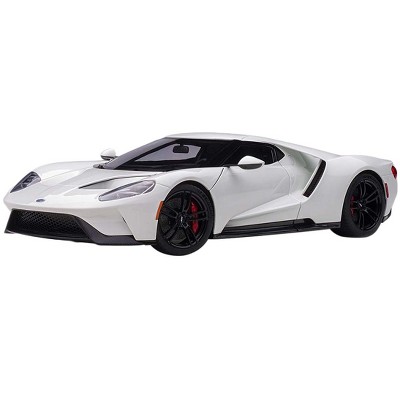 2017 Ford GT Frozen White 1/18 Model Car by Autoart
