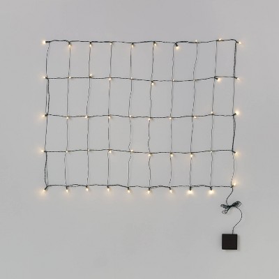 3'x4' 50ct Solar LED Christmas Net Lights with Green Wire - Wondershop™